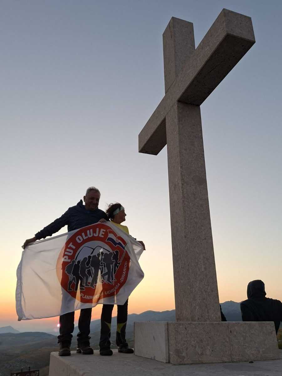 PUT OLUJE ZAVRŠAVA NA KNINSKOJ TVRĐAVI: Sedam dana hoda u čast hrvatskim braniteljima PUT OLUJE ZAVRŠAVA NA KNINSKOJ TVRĐAVI: Sedam dana hoda u čast hrvatskim braniteljima