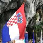Otvoreno 59. Međunarodno vojno hodočašće u Lourdesu, na svečanosti i predsjednica Grabar-Kitarović Otvoreno 59. Međunarodno vojno hodočašće u Lourdesu, na svečanosti i predsjednica Grabar-Kitarović