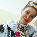 U Izboru za najljepšu djevojku u narodnoj nošnji su djevojke iz Švicarske, Njemačke, Austrije, BiH, Argentine, Bolivije... U Izboru za najljepšu djevojku u narodnoj nošnji su djevojke iz Švicarske, Njemačke, Austrije, BiH, Argentine, Bolivije...
