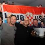 (FOTO) VIŠE OD TISUĆU LJUDI NA THOMPSONOVOM KONCERTU U WUPPERTALU: Prije koncerta grupa maskiranih ljudi bacila boju na klub