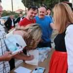 FOTO Publicisti i književnici u Galovcu na predstavljanju novog romana Marijane Dokoza kazali: Riječ je o intrigantnoj i napetoj priči FOTO Publicisti i književnici u Galovcu na predstavljanju novog romana Marijane Dokoza kazali: Riječ je o intrigantnoj i napetoj priči