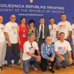 FOTO GALERIJA S PANTOVČAKA - Tko se sve iskoristio priliku za fotografiranje u predsjedničkom uredu i s predsjednicom Grabar-Kitarović