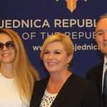 FOTO GALERIJA S PANTOVČAKA - Tko se sve iskoristio priliku za fotografiranje u predsjedničkom uredu i s predsjednicom Grabar-Kitarović
