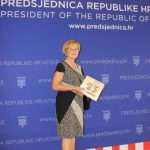FOTO GALERIJA S PANTOVČAKA - Tko se sve iskoristio priliku za fotografiranje u predsjedničkom uredu i s predsjednicom Grabar-Kitarović