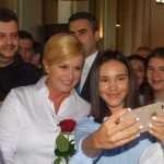 (FOTO) Hrvatska predsjednica u Austriji razgovarala s predstavnicima Hrvatske zajednice u Salzburgu (FOTO) Hrvatska predsjednica u Austriji razgovarala s predstavnicima Hrvatske zajednice u Salzburgu