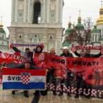(FOTO) Hrvatski navijači iz Frankfurta u Kijevu: Ukrajinci i Ukrajinke su nas prijateljski dočekali
