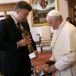 FOTO Plenković se sastao s papom Franjom FOTO Plenković se sastao s papom Franjom