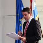 Dr. Miro Kovač u Düsseldorfu govorio o hrvatskoj politici prema BiH: Hrvati su jedan narod koji živi u dvije države! Dr. Miro Kovač u Düsseldorfu govorio o hrvatskoj politici prema BiH: Hrvati su jedan narod koji živi u dvije države!