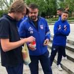 Igrači i vodstvo HD Velebit iz Göteborga posjetili Tuđmanov grob i zapalili svijeće kod Zida boli