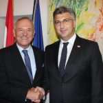 (FOTO) Plenković s Hrvatima u Berlinu: Vi ste poveznica između ove dvije prijateljske zemlje