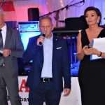 (FOTO) Hitovi Petra Graše hipnotizirali publiku, s njim pjevalo više od 1.200 Hrvata u Beču (FOTO) Hitovi Petra Graše hipnotizirali publiku, s njim pjevalo više od 1.200 Hrvata u Beču