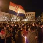 (FOTO) SJEĆANJE NA PAD GRADA VUKOVARA Više od četiri tisuće Hrvata i Nijemaca u Münchenu u mimohodu za hrvatski Vukovar (FOTO) SJEĆANJE NA PAD GRADA VUKOVARA Više od četiri tisuće Hrvata i Nijemaca u Münchenu u mimohodu za hrvatski Vukovar