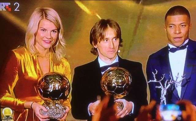 Luka Modrić sa Zlatnom loptom / Foto: Anadolu