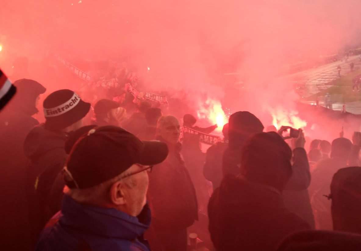 Bakljada navijača Eintrachta (ILUSTRACIJA - samo ilustrira događaj) / Foto: Fenix (D. Konta)