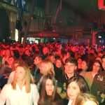 (FOTO) SPEKTAKULARAN KONCERT U MÜNCHENU: Oko 1.500 Hrvata u glas pjevalo sa Željkom Bebekom i Prljavcima (FOTO) SPEKTAKULARAN KONCERT U MÜNCHENU: Oko 1.500 Hrvata u glas pjevalo sa Željkom Bebekom i Prljavcima
