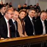(FOTO) Premijer Plenković s potpredsjednicima Vlade u Münchenu - nakon sastanka u konzulatu svi bili na nedjeljnoj sv. misi u crkvi Sv. Michaela (FOTO) Premijer Plenković s potpredsjednicima Vlade u Münchenu - nakon sastanka u konzulatu svi bili na nedjeljnoj sv. misi u crkvi Sv. Michaela