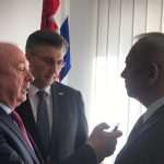 (FOTO) Premijer Plenković s potpredsjednicima Vlade u Münchenu - nakon sastanka u konzulatu svi bili na nedjeljnoj sv. misi u crkvi Sv. Michaela (FOTO) Premijer Plenković s potpredsjednicima Vlade u Münchenu - nakon sastanka u konzulatu svi bili na nedjeljnoj sv. misi u crkvi Sv. Michaela