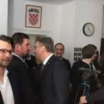 (FOTO) Premijer Plenković s potpredsjednicima Vlade u Münchenu - nakon sastanka u konzulatu svi bili na nedjeljnoj sv. misi u crkvi Sv. Michaela (FOTO) Premijer Plenković s potpredsjednicima Vlade u Münchenu - nakon sastanka u konzulatu svi bili na nedjeljnoj sv. misi u crkvi Sv. Michaela