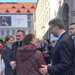 (FOTO) Premijer Plenković s potpredsjednicima Vlade u Münchenu - nakon sastanka u konzulatu svi bili na nedjeljnoj sv. misi u crkvi Sv. Michaela (FOTO) Premijer Plenković s potpredsjednicima Vlade u Münchenu - nakon sastanka u konzulatu svi bili na nedjeljnoj sv. misi u crkvi Sv. Michaela
