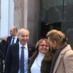 (FOTO) Premijer Plenković s potpredsjednicima Vlade u Münchenu - nakon sastanka u konzulatu svi bili na nedjeljnoj sv. misi u crkvi Sv. Michaela (FOTO) Premijer Plenković s potpredsjednicima Vlade u Münchenu - nakon sastanka u konzulatu svi bili na nedjeljnoj sv. misi u crkvi Sv. Michaela