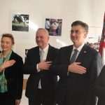 (FOTO) Premijer Plenković s potpredsjednicima Vlade u Münchenu - nakon sastanka u konzulatu svi bili na nedjeljnoj sv. misi u crkvi Sv. Michaela (FOTO) Premijer Plenković s potpredsjednicima Vlade u Münchenu - nakon sastanka u konzulatu svi bili na nedjeljnoj sv. misi u crkvi Sv. Michaela