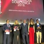 (FOTO) VEČERNJAKOVA DOMOVNICA 2019.: POGLEDAJTE TKO JE SVE SLAVIO U BAD HOMBURGU - Najpopularnijim Hrvatima u iseljeništvu uručene Domovnice (FOTO) VEČERNJAKOVA DOMOVNICA 2019.: POGLEDAJTE TKO JE SVE SLAVIO U BAD HOMBURGU - Najpopularnijim Hrvatima u iseljeništvu uručene Domovnice