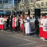 (FOTO i VIDEO) FRANKFURT: Na procesiji Velikog petka u Frankfurtu više od tisuću Hrvata (FOTO i VIDEO) FRANKFURT: Na procesiji Velikog petka u Frankfurtu više od tisuću Hrvata