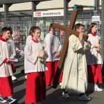 (FOTO i VIDEO) FRANKFURT: Na procesiji Velikog petka u Frankfurtu više od tisuću Hrvata (FOTO i VIDEO) FRANKFURT: Na procesiji Velikog petka u Frankfurtu više od tisuću Hrvata