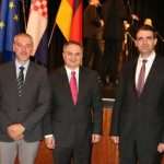 (FOTO) U Frankfurtu na Majni svečano proslavljen Dan državnosti Republike Hrvatske (FOTO) U Frankfurtu na Majni svečano proslavljen Dan državnosti Republike Hrvatske