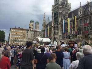 DANAS JE BLAGDAN TIJELOVA: Katolička crkva slavi ustanovljenje euharistije - tradicionalne procesije središtem gardova i u hrvatskom iseljeništvu
