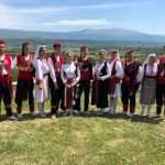 (FOTO i VIDEO) Fra Marinko Vukman u rodnim Hrvacama proslavio 40 godina svećeništva (FOTO i VIDEO) Fra Marinko Vukman u rodnim Hrvacama proslavio 40 godina svećeništva