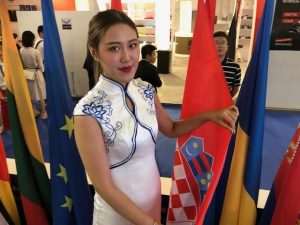 NA IZLOŽBENOM PROSTORU FRANKFURTSKOG DEZ-a U KINI: Vina Dubrovačkih podruma, Kutjeva, Feravina, te Franckovi, Podravkini proizvodi zanimljivi kineskim kupcima