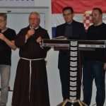 (FOTO) Božićna večera Croatije München: Čestitke mažoretkinjama i veteranima, zahvalnice s grbom Croatije zaslužnima članovima i prijateljima