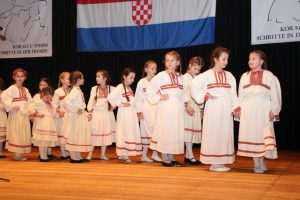 (VIDEO i FOTO) Folklorna skupina „Koraci u tuđini“ iz HKM Köln proslavila 40 godina djelovanja (VIDEO i FOTO) Folklorna skupina „Koraci u tuđini“ iz HKM Köln proslavila 40 godina djelovanja
