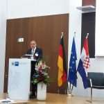 HRVATSKA PREDSJEDNICA U FRANKFURTU: Starim burzovnim zvonom označila početak radnog dana na Frankfurtskoj burzi te otvorila Hrvatski gospodarski dan