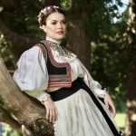 (FOTO) Ivana Glavić iz Kanade pobjednica je 7. Revije tradicijske odjeće i izbora najljepše Hrvatice u narodnoj nošnji izvan Republike Hrvatske (FOTO) Ivana Glavić iz Kanade pobjednica je 7. Revije tradicijske odjeće i izbora najljepše Hrvatice u narodnoj nošnji izvan Republike Hrvatske
