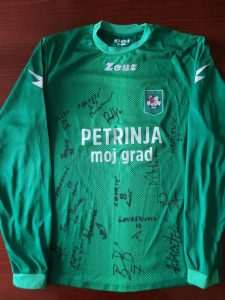 NASTAVLJENA AKCIJA PRODAJE DRESOVA U POLJSKOJ ZA BANOVINU: Rukometaši Domagoj Duvnjak i Zlatko Horvat poslali svoje pakete, Mario Maloča poslao dres Lechie Gdańsk