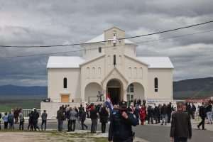 (FOTO) NA UDBINI ODANA POČAST ŽRTVAMA BLEIBURŠKE TRAGEDIJE: Biskup Križić istaknuo kako je "zločin i kad se osuđuje zločin samo jedne strane" Crkva hrvatskih mučenika