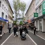 (FOTO i VIDEO) NESTVARNE SCENE IZ DARMSTADTA: Trgovine otvorene, ljudi opušteni - korone kao da ni nema Darmstadt