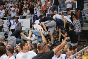 (FOTO) ZADAR NA NOGAMA: Na krilima navijača košarkši Zadra deklasirali Split i osvojili titulu prvaka Hrvatske