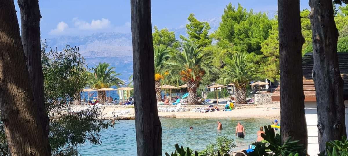 Plaža na Braču / Foto: Fenix ( B. Dragi)