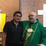 (FOTO) Nakon 24 godine od vjernika u Karbenu se oprostio fra Marijan Petričević (FOTO) Nakon 24 godine od vjernika u Karbenu se oprostio fra Marijan Petričević