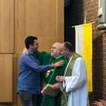 (FOTO) Nakon 24 godine od vjernika u Karbenu se oprostio fra Marijan Petričević (FOTO) Nakon 24 godine od vjernika u Karbenu se oprostio fra Marijan Petričević