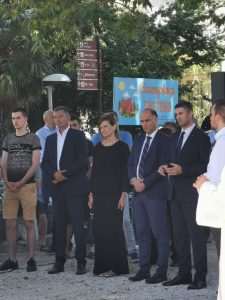 (VIDEO) TRSTENO KOD DUBROVNIKA: Odana počast za 36 imotskih branitelja poginulih u obrani Dubrovnika (VIDEO) TRSTENO KOD DUBROVNIKA: Odana počast za 36 imotskih branitelja poginulih u obrani Dubrovnika