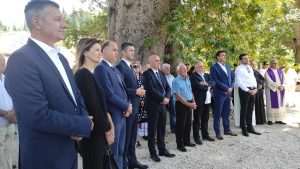 (VIDEO) TRSTENO KOD DUBROVNIKA: Odana počast za 36 imotskih branitelja poginulih u obrani Dubrovnika (VIDEO) TRSTENO KOD DUBROVNIKA: Odana počast za 36 imotskih branitelja poginulih u obrani Dubrovnika