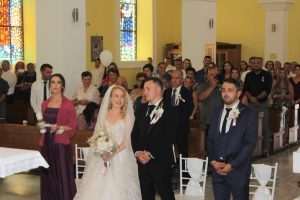 TRADICIONALNO A IPAK MODERNO: Hrvatsko-njemačko vjenčanje u najljepšoj crkvi na Buškom Blatu - po mladu došao na konju TRADICIONALNO A IPAK MODERNO: Hrvatsko-njemačko vjenčanje u najljepšoj crkvi na Buškom Blatu - po mladu došao na konju