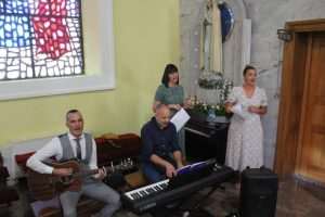 TRADICIONALNO A IPAK MODERNO: Hrvatsko-njemačko vjenčanje u najljepšoj crkvi na Buškom Blatu - po mladu došao na konju TRADICIONALNO A IPAK MODERNO: Hrvatsko-njemačko vjenčanje u najljepšoj crkvi na Buškom Blatu - po mladu došao na konju