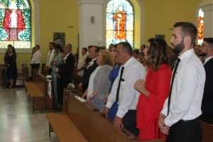 TRADICIONALNO A IPAK MODERNO: Hrvatsko-njemačko vjenčanje u najljepšoj crkvi na Buškom Blatu - po mladu došao na konju TRADICIONALNO A IPAK MODERNO: Hrvatsko-njemačko vjenčanje u najljepšoj crkvi na Buškom Blatu - po mladu došao na konju