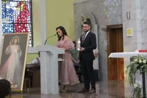 TRADICIONALNO A IPAK MODERNO: Hrvatsko-njemačko vjenčanje u najljepšoj crkvi na Buškom Blatu - po mladu došao na konju TRADICIONALNO A IPAK MODERNO: Hrvatsko-njemačko vjenčanje u najljepšoj crkvi na Buškom Blatu - po mladu došao na konju