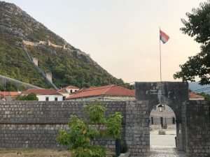(FOTO I VIDEO) SPASILI 60 TONA SOLI: Rukometaši RKHM Dubrovnik odazvali se pozivu iz Stona za berbu soli (FOTO I VIDEO) SPASILI 60 TONA SOLI: Rukometaši RKHM Dubrovnik odazvali se pozivu iz Stona za berbu soli